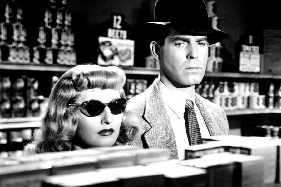 Double Indemnity film still with Barbara Stanwyck & Fred MacMurray